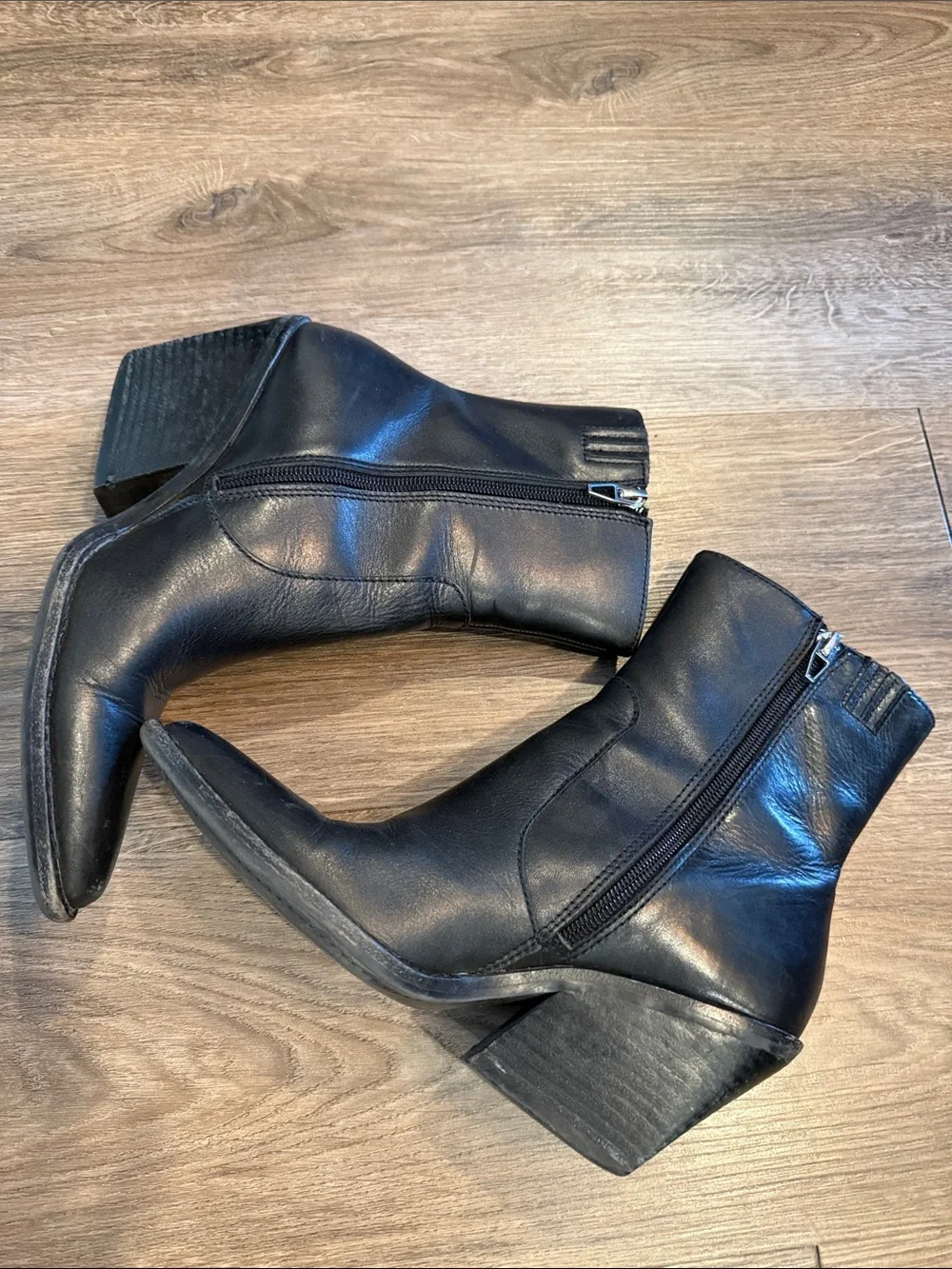 Dolce Vita Volli Black Leather Bootie Size 7